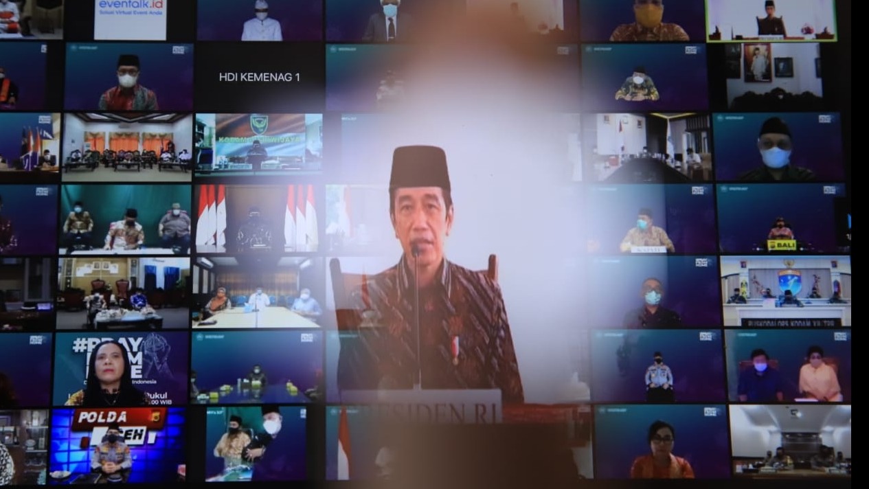 Jokowi Minta Semua Pihak Saling Tolong Menolong Atasi COVID-19