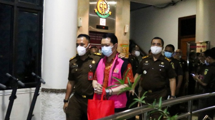Penyidik Temukan Puluhan Lukisan Berlapis Emas di Apartemen Tersangka Korupsi Asabri