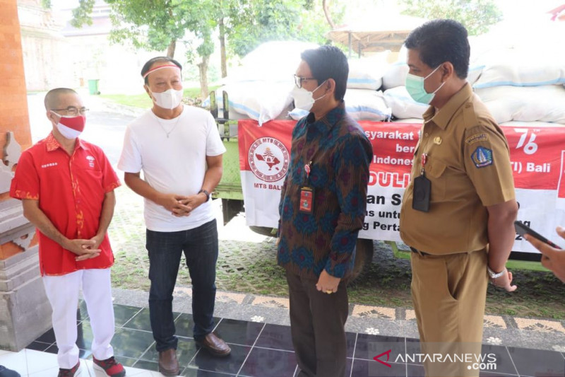 Perhimpunan INTI Bali Salurkan Bantuan 5 Ton Beras untuk Masyarakat Badung