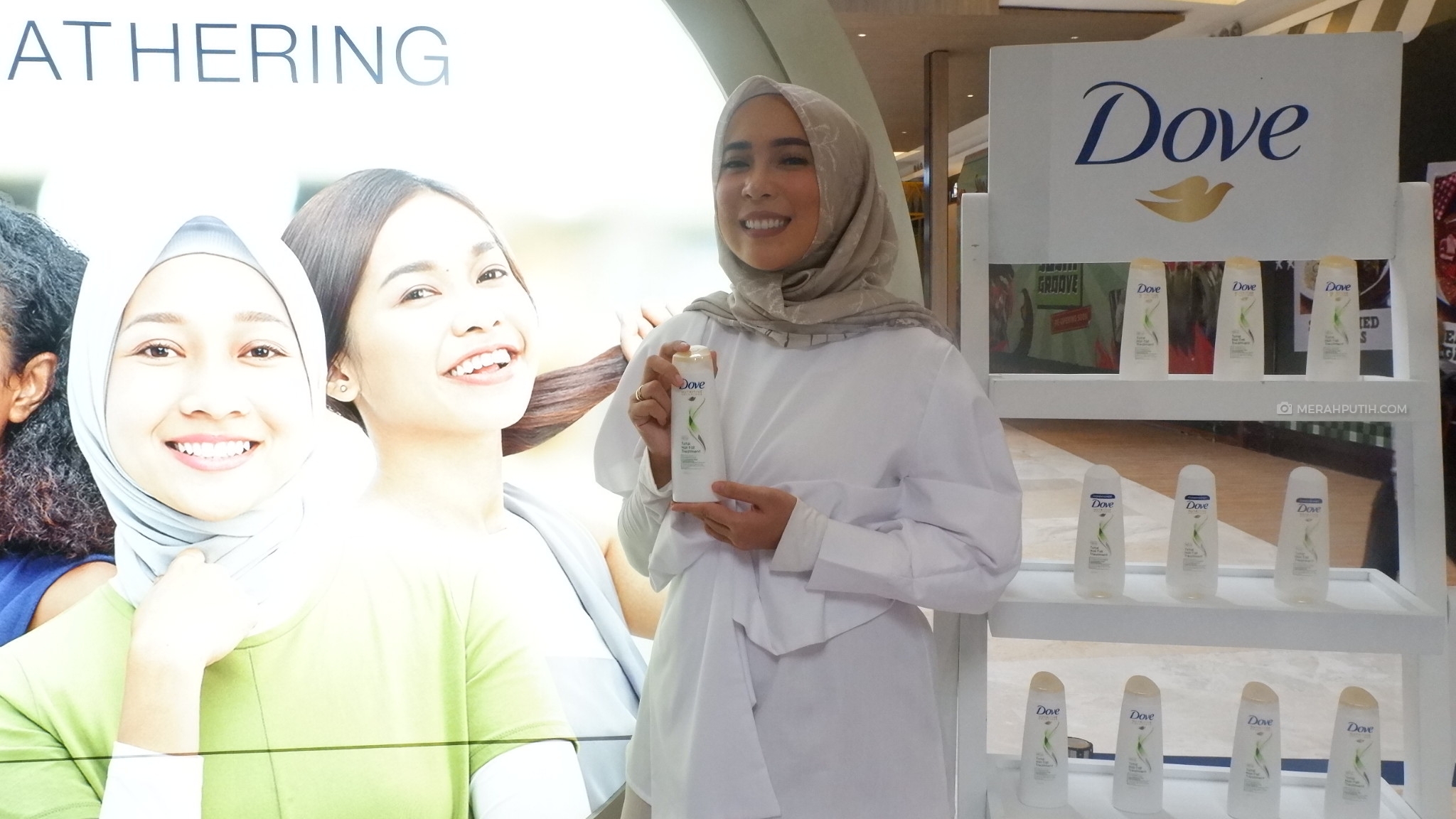Setelah Berhijab, Fitri Tropica Jadi Tahu Kenapa Rambutnya Suka Rontok