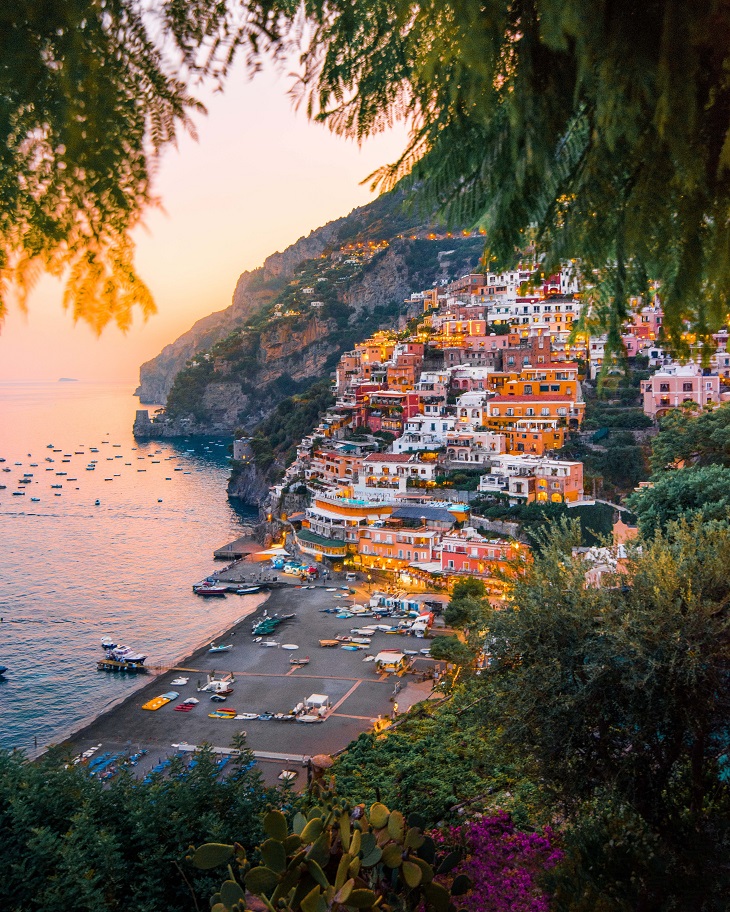 pantai amalfi seleb