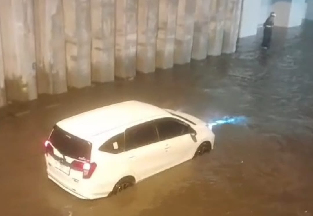 Hujan Lebat Landa Solo, Viaduk Gilingan Tergenang