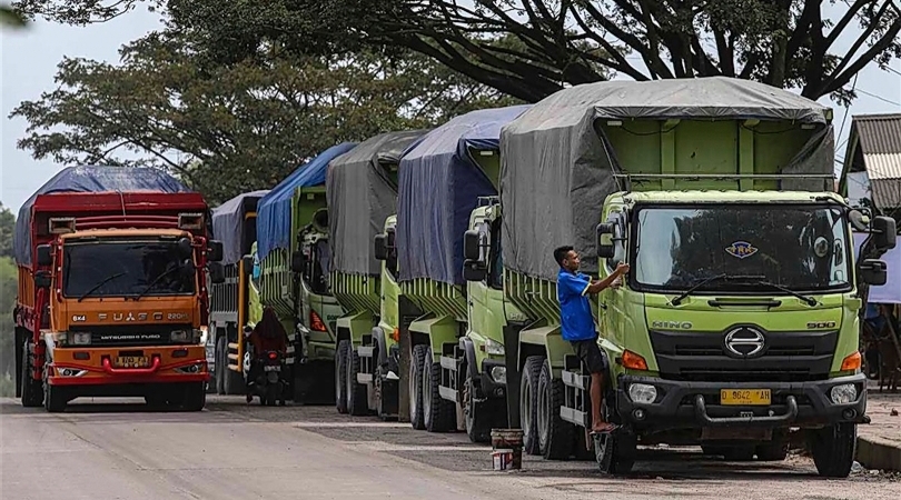 Nekat Beroperasi di Jalur Mudik, 124 Truk Logistik Kena Semprit Kemenhub