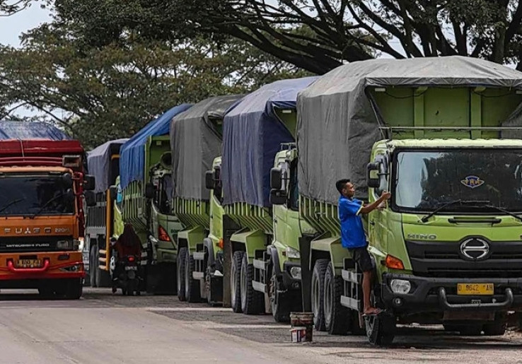 Nekat Beroperasi di Jalur Mudik, 124 Truk Logistik Kena Semprit Kemenhub
