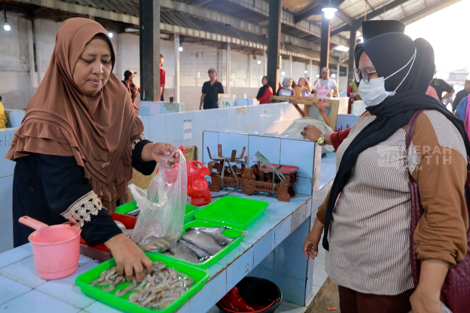 Pedagang Ikan Pasar Kramat Jati Tinggalkan Lapak Bahu Jalan, Pindah ke Lokbin