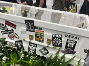 Dimakamkan Sabtu, Peti Mati Ricky Siahaan Dipenuhi Stiker Band Punk