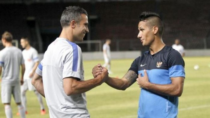 Wow! Van Persie Segera Main di Liga 1