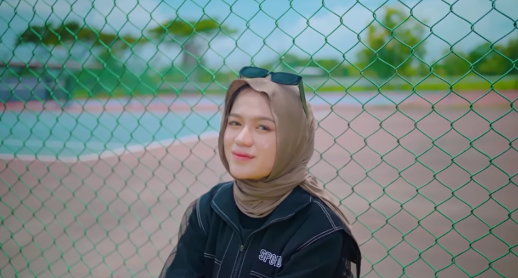 Lirik Lagu Tabola Bale Silet Open Up, makna