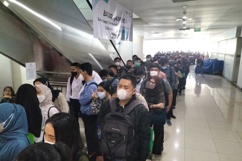 Gerai Bursa Kerja Jakarta Barat Diserbu Pencari Kerja