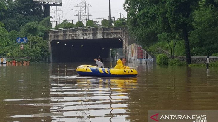 Ini Jalan-Jalan Tergenang Banjir di Jakarta, Arus Lalu Lintas Terganggu