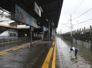 Sejumlah Rel KAI Daop 1 Jakarta Masih Terendam Banjir