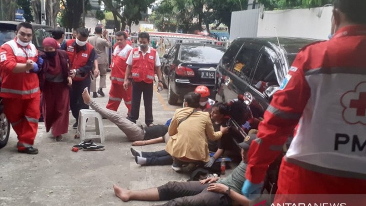 PMI Bantu Pengobatan Puluhan Pedemo di Jakarta