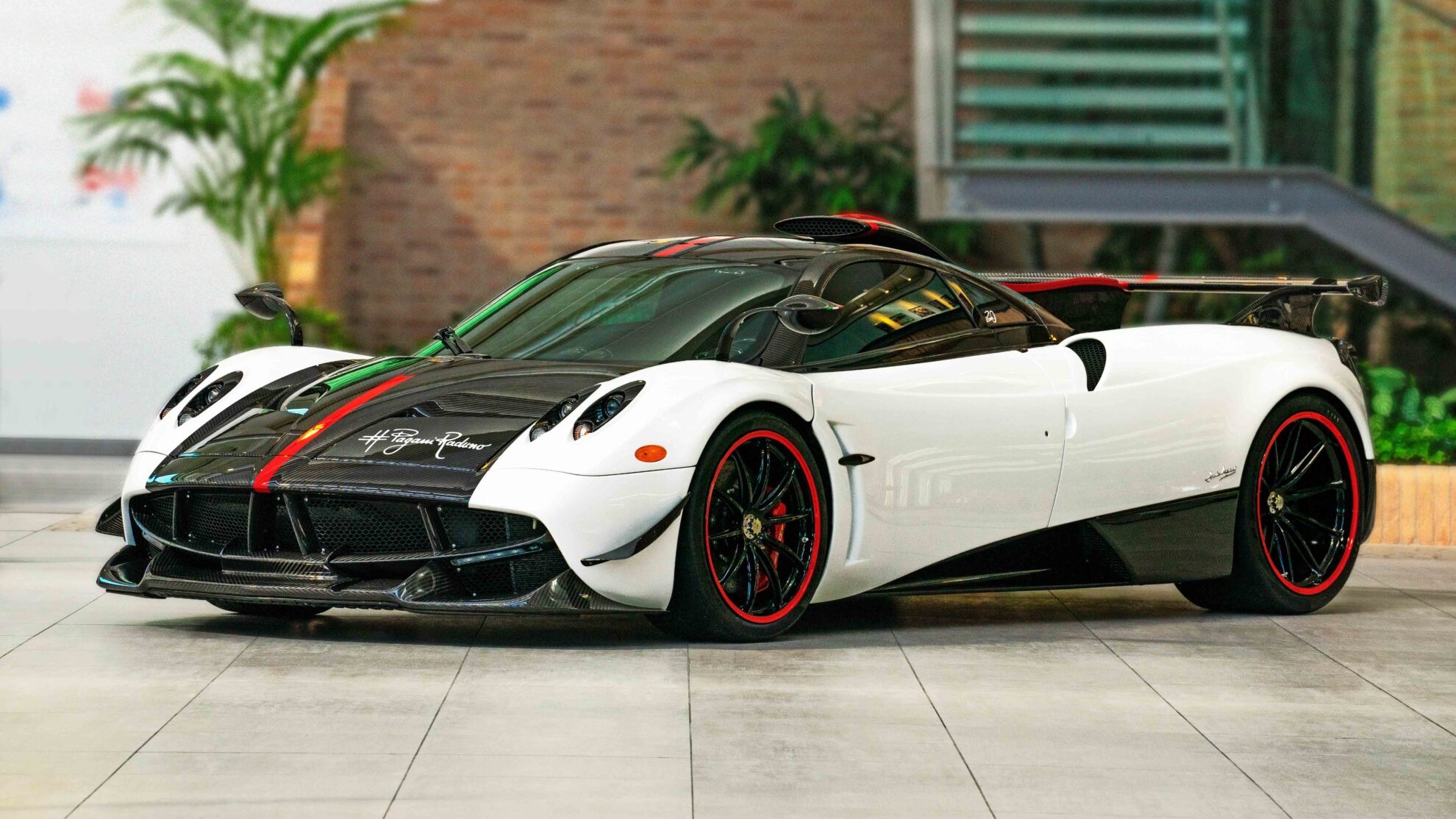 Pagani Tidak Tertarik Bangun Hypercar Listrik