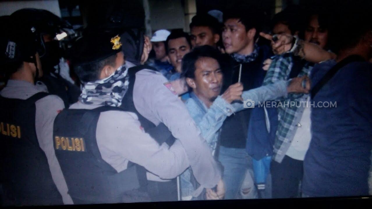 AJI Jakarta Kecam Intimidasi Polisi Terhadap Jurnalis Saat Meliput Demo di DPR