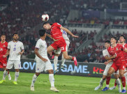 Masih 0-0, Garuda Dominan Kuasai 60% Bola. Hubner dan Supachai Disiram Kartu Kuning!