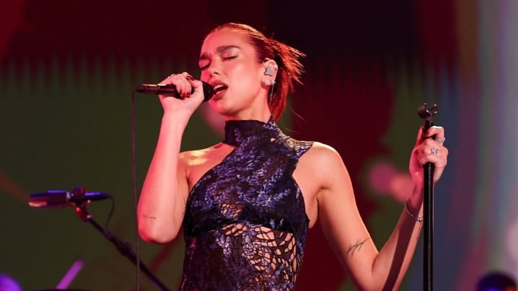 Sambangi Jakarta, Dua Lipa Gelar Konser 'Radical Optimism Tour