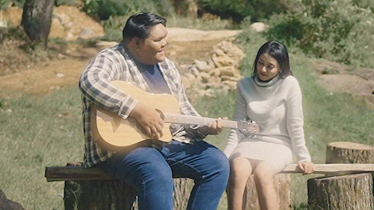 Giant Jay Kisahkan Cinta Tak Terbalas Lewat 'Teman Saja'