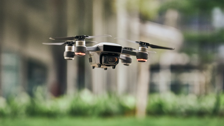 Pemanfaatan drone di industri pertambangan. (Foto: Pexels/darrel und)