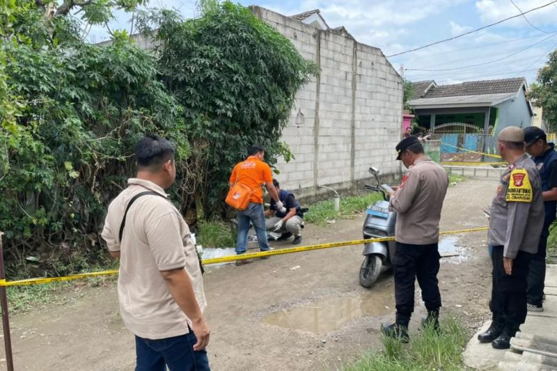 Aktor Sandy Permana Dianiaya Pakai Benda Tajam dan Tumpul Sebelum Tewas