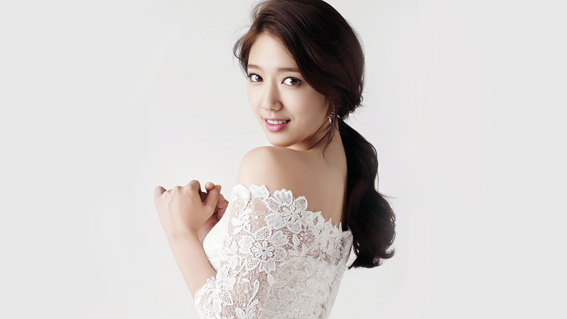 Pengakuan Park Shin Hye Soal Target Nikah