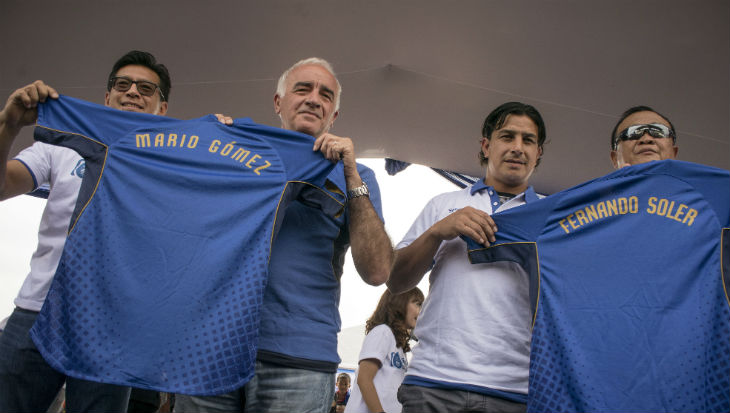 Belum Sebulan di Bandung, Pelatih Persib Suka dengan Makanan Ini