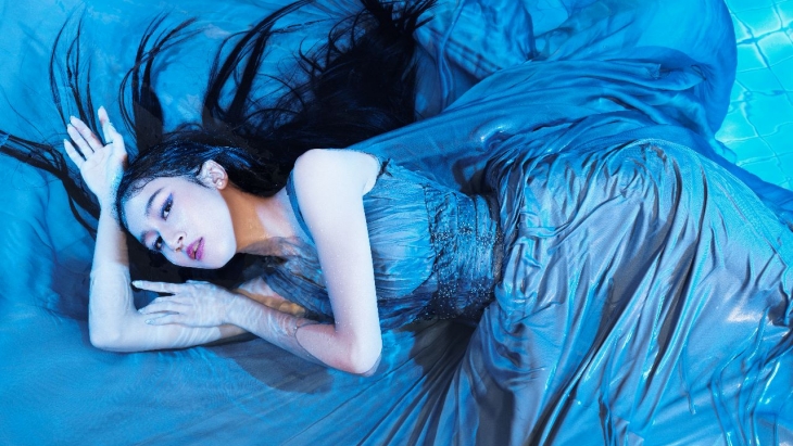 Makna di Balik Album Perdana Keisya Levronka