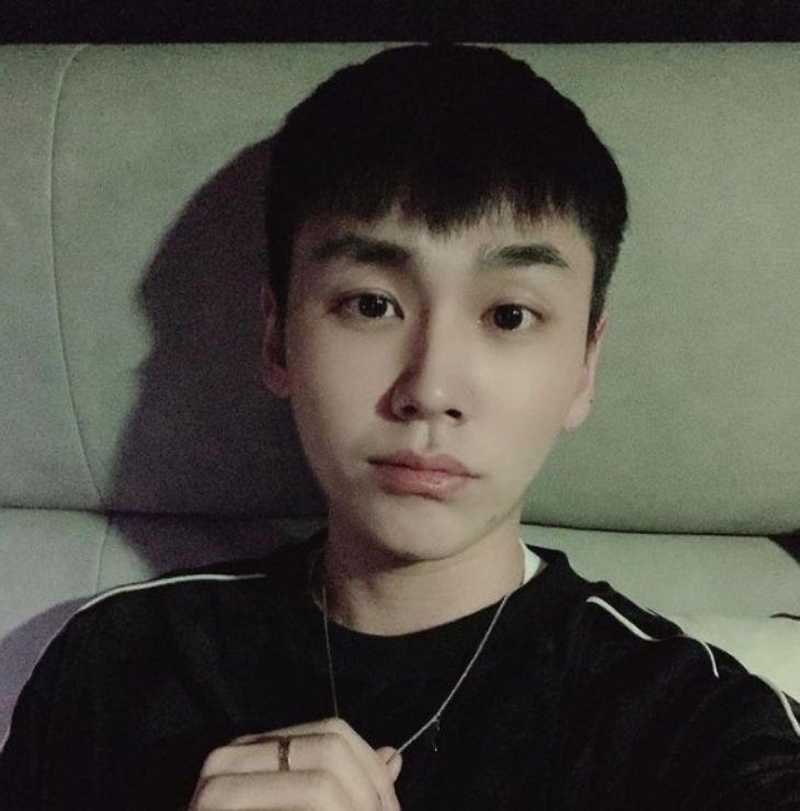 (Jejak obat terdeteksi di rambutnya dan Ilhoon dikabarkan membeli mariyuana bukan dengan uang tunai. (Foto: Instagram/@ilhoonmj)