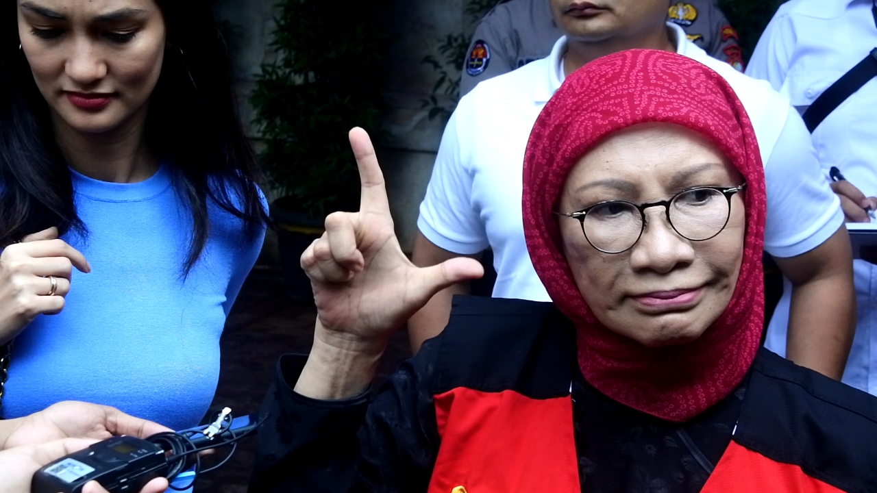 Jelang Sidang Putusan Sela, Ratna Sarumpaet Salat dan Doa Minta Keadilan