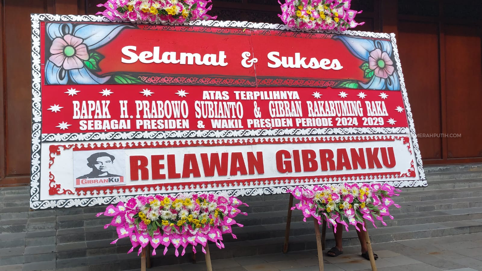 Kader PDIP Banyak Ucapkan Selamat, Kantor Gibran Dikirimi Karangan Bunga