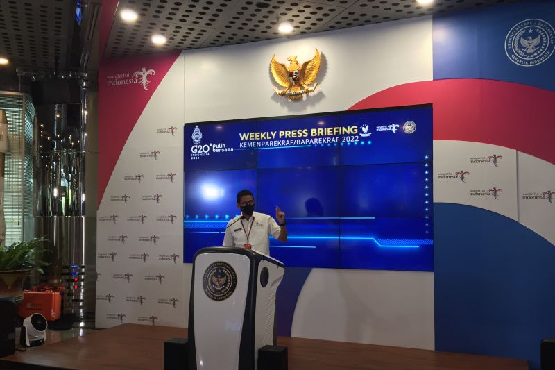Menteri Pariwisata dan Ekonomi Kreatif Sandiaga Uno dalam Weekly Press Briefing, Jakarta, Senin (21/3). ANTARA/M. Baqir Idrus Alatas