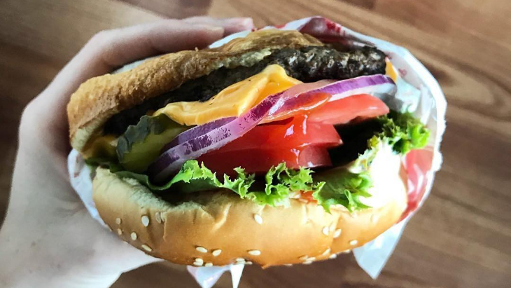 Lebih Sehat dengan Sarapan Burger Kalkun ala Hawaii