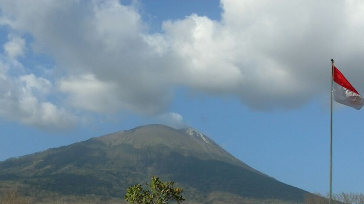 BNPB Bantah Kabar Gunung Ile Ape Lewotolok Meletus