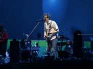 Kala Vokalis Weezer Terpapar Demam Cepmek