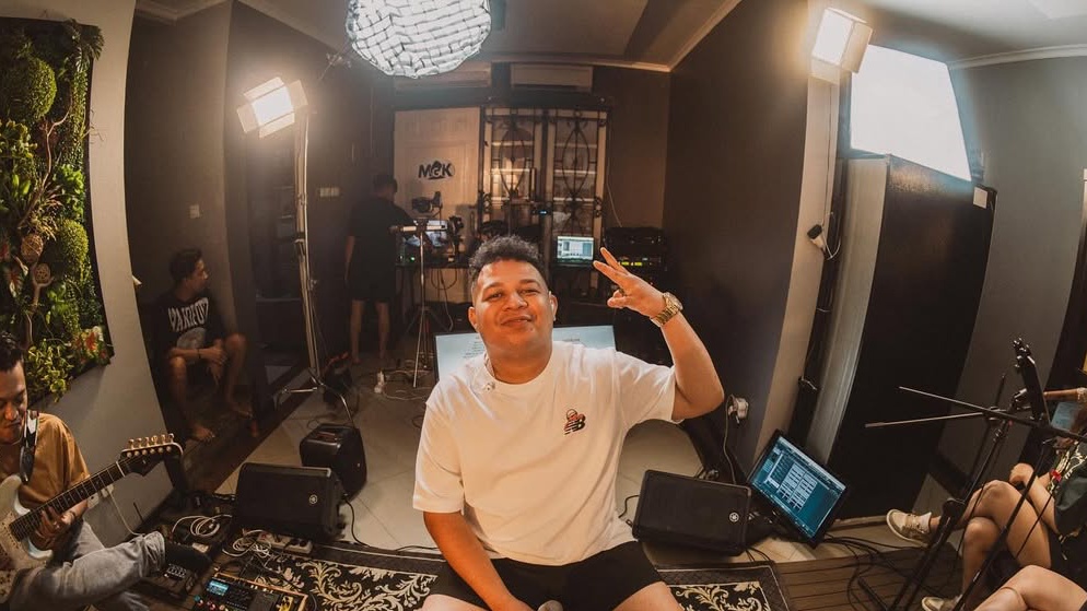 Lirik Lagu 'Sehari Saja' dari Mario G Klau, Bicara Tentang Kenangan Masa Lalu