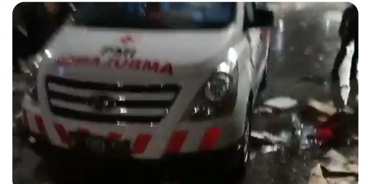 Polisi Amankan Lima Ambulance Pemprov DKI yang Bawa Batu untuk Demonstran