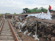 KAI Baru Berhasil Sambung 1 Jalur Rel Ganda yang Putus Akibat Banjir Grobogan
