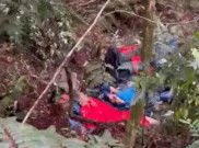 Ratusan Polisi Evakuasi Kapolda Jambi dan Rombongan di Tengah Cuaca Buruk