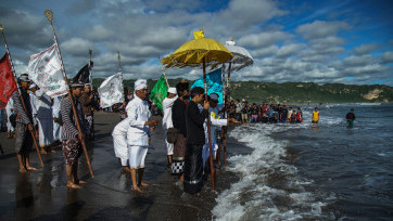 Upacara Melasti Umat Hindu di Seluruh Penjuru Indonesia