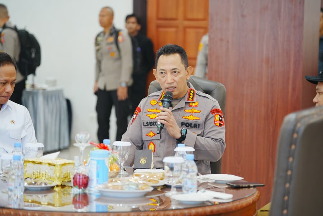 Kapolri Sebut Polisi di Lokasi Unjuk Rasa bukan untuk Batasi Demokrasi, Deteksi Penyusup yang Memprovokasi