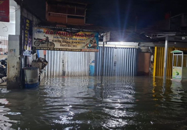 Banjir Rawa Buaya, Sudin Salahkan Inisiatif Warga Lubangi Turap Malah Jadi Blunder