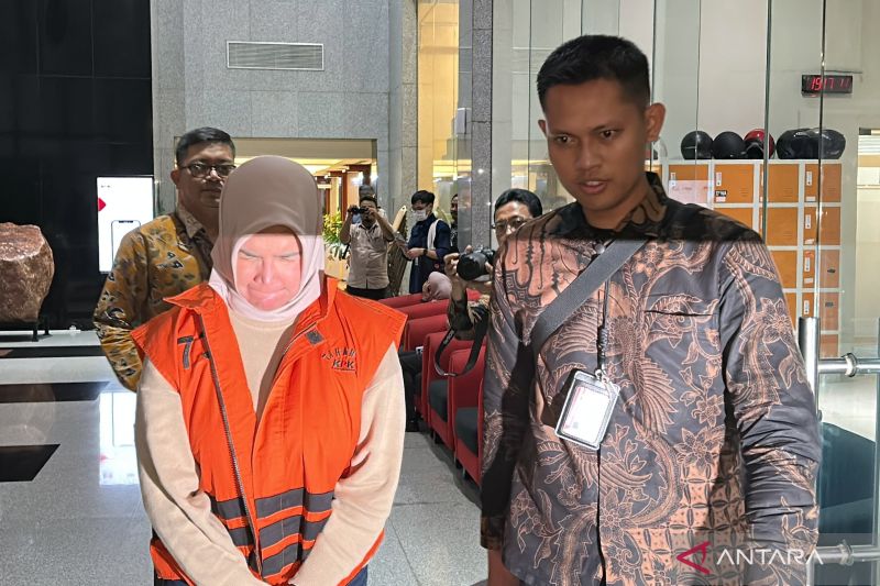 KPK Duga Putri Mendiang Eks Gubernur Kaltim Awang Faroek Kerap Minta Suap