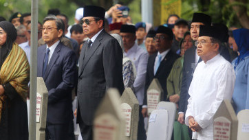 Sejumlah Tokoh Nasional Hadiri Pemakaman Wapres ke-6 Try Sutrisno di TMP Kalibata Jakarta