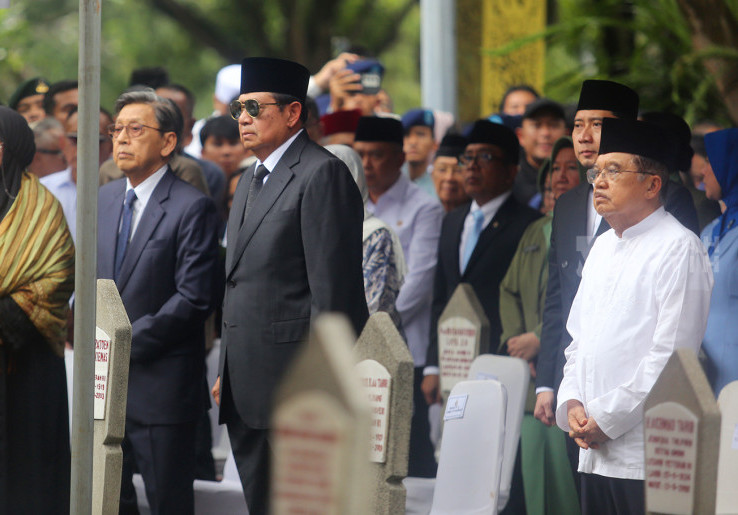 Sejumlah Tokoh Nasional Hadiri Pemakaman Wapres ke-6 Try Sutrisno di TMP Kalibata Jakarta