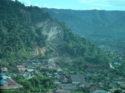 Meihat Kondisi Dampak Kerusakan Pasca Banjir Bandang Di Tapanuli Utara Sumut