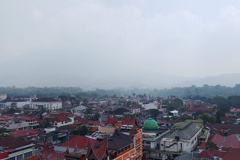  Kabut Asap Mulai Datang, Bukittinggi Imbau Warganya Pakai Masker