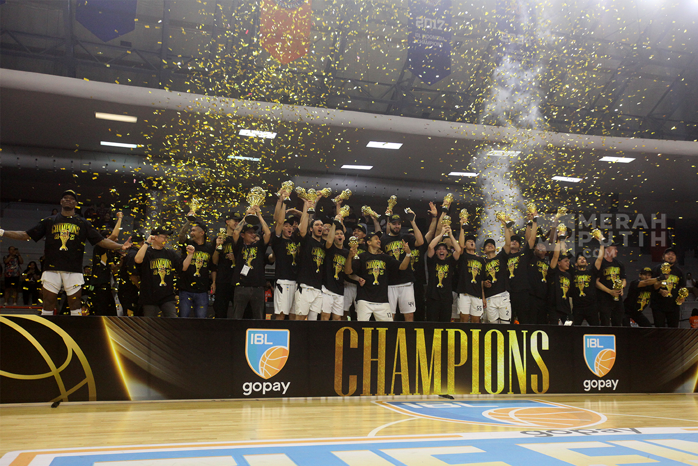 Dewa United Banten Juara IBL 2025 usai Kalahkan Pelita Jaya Jakarta 