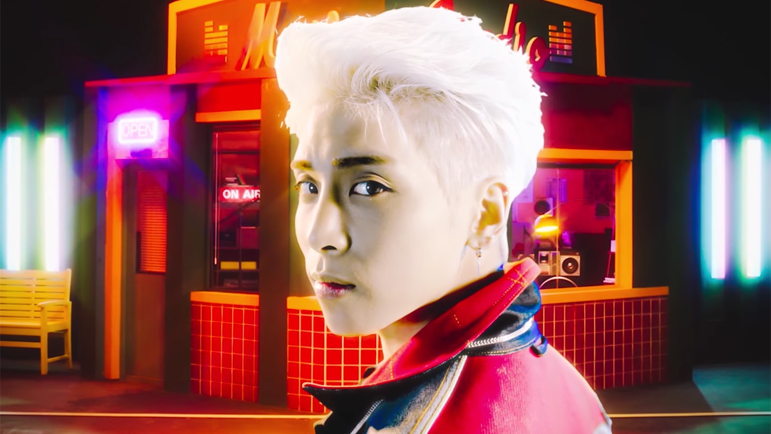 Jonghyun SHINee Sukses Membuat Debut di Billboard 200