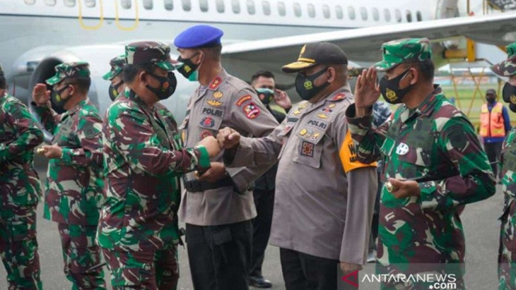 Bahas Penumpasan KKB, Panglima TNI dan Kapolri Terbang ke Timika