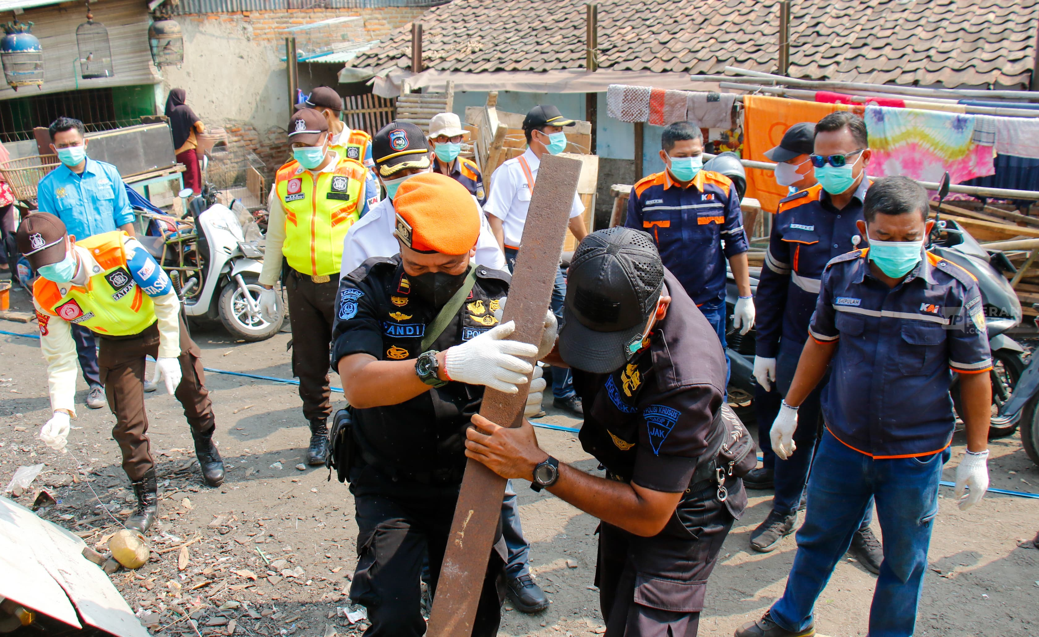 Awas! Ada 208 Perlintasan Sebidang Kereta Api Tak Dijaga di Jabodetabek