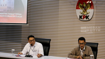 KPK Gelar Konferensi Pers OTT Bupati Cilacap Syamsul Auliya Rachman